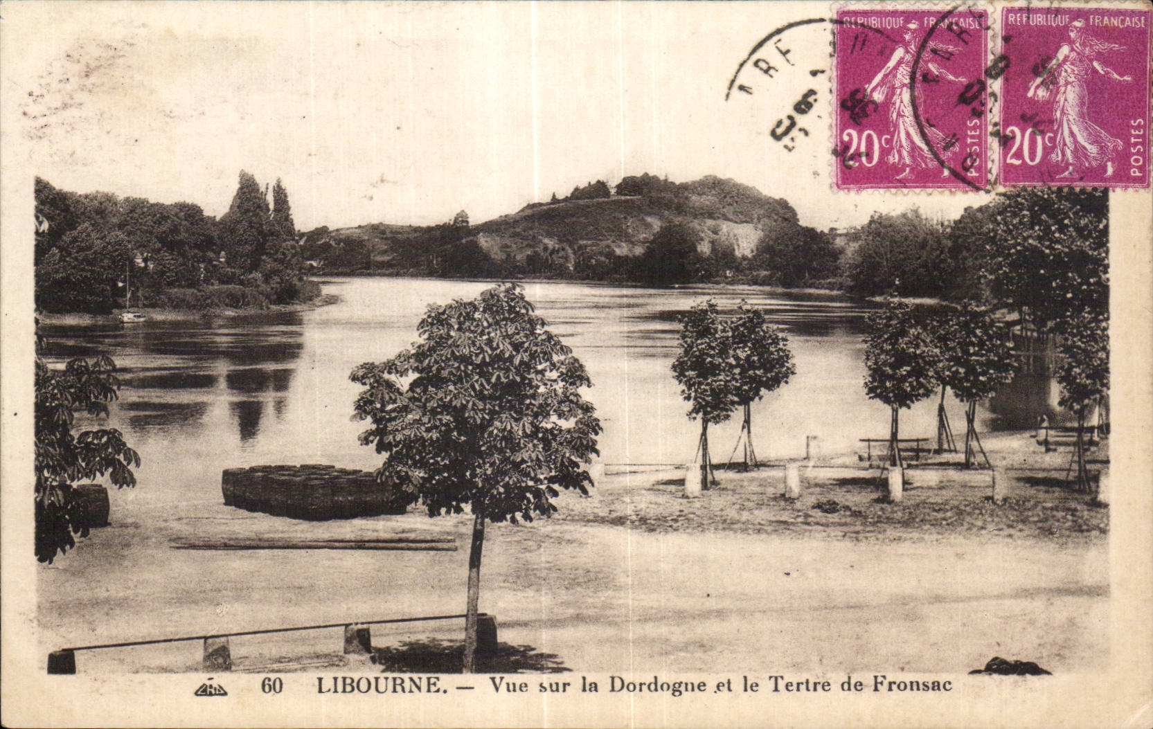 CPA Libourne Vue sur la Dordogne et le Tertre de Fronsac