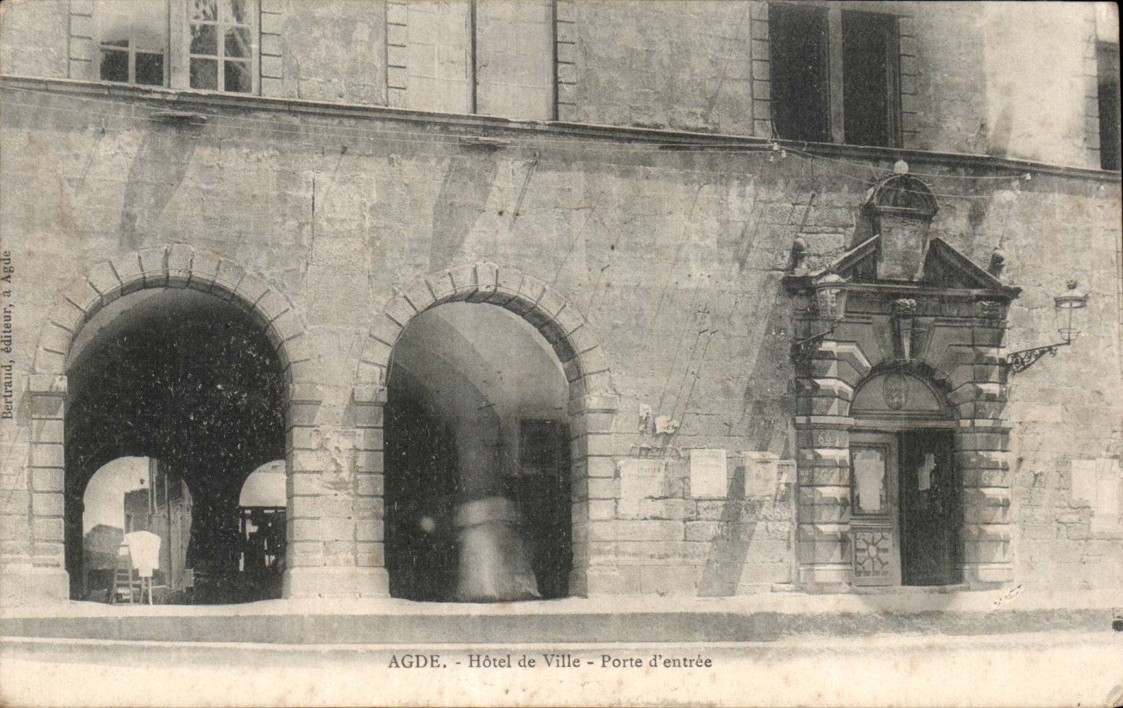 CPA Agde Hotel de ville Porte d entree