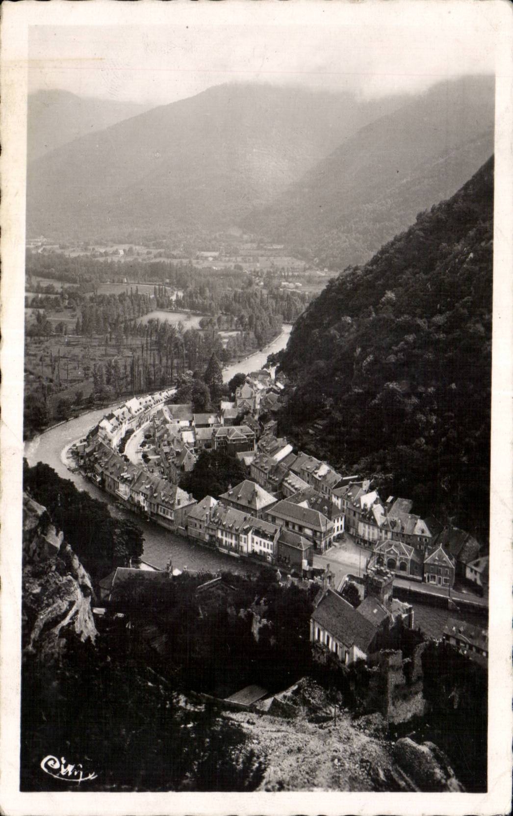 CPSM Saint Beat Vue generale La vallee vers Fos 