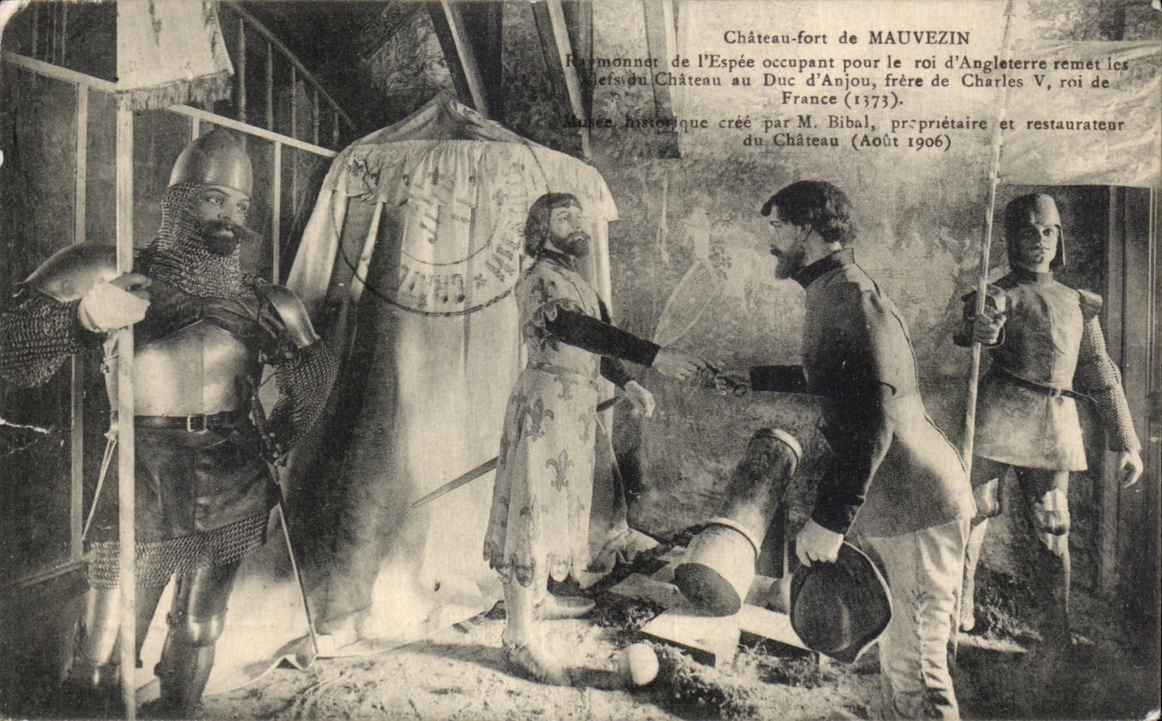 CPA Chateau fort de Mauvezin Militaria Chevalier