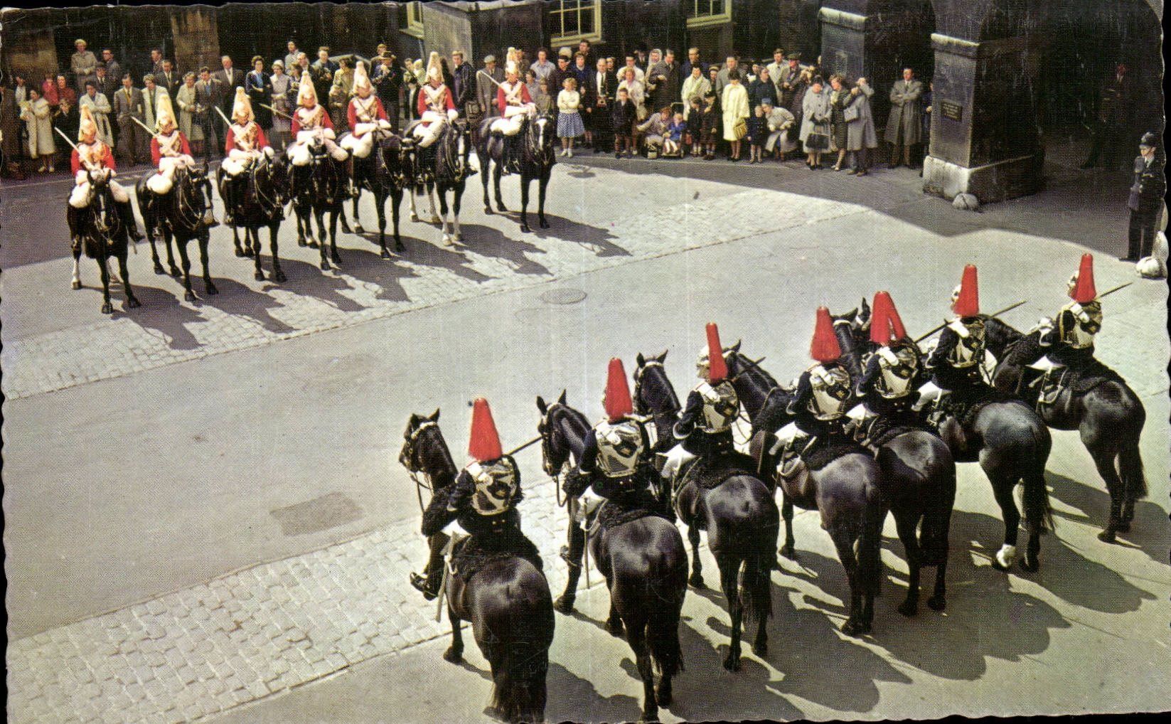 CPSM Great Britain London Changing the guard Horseguards Parade