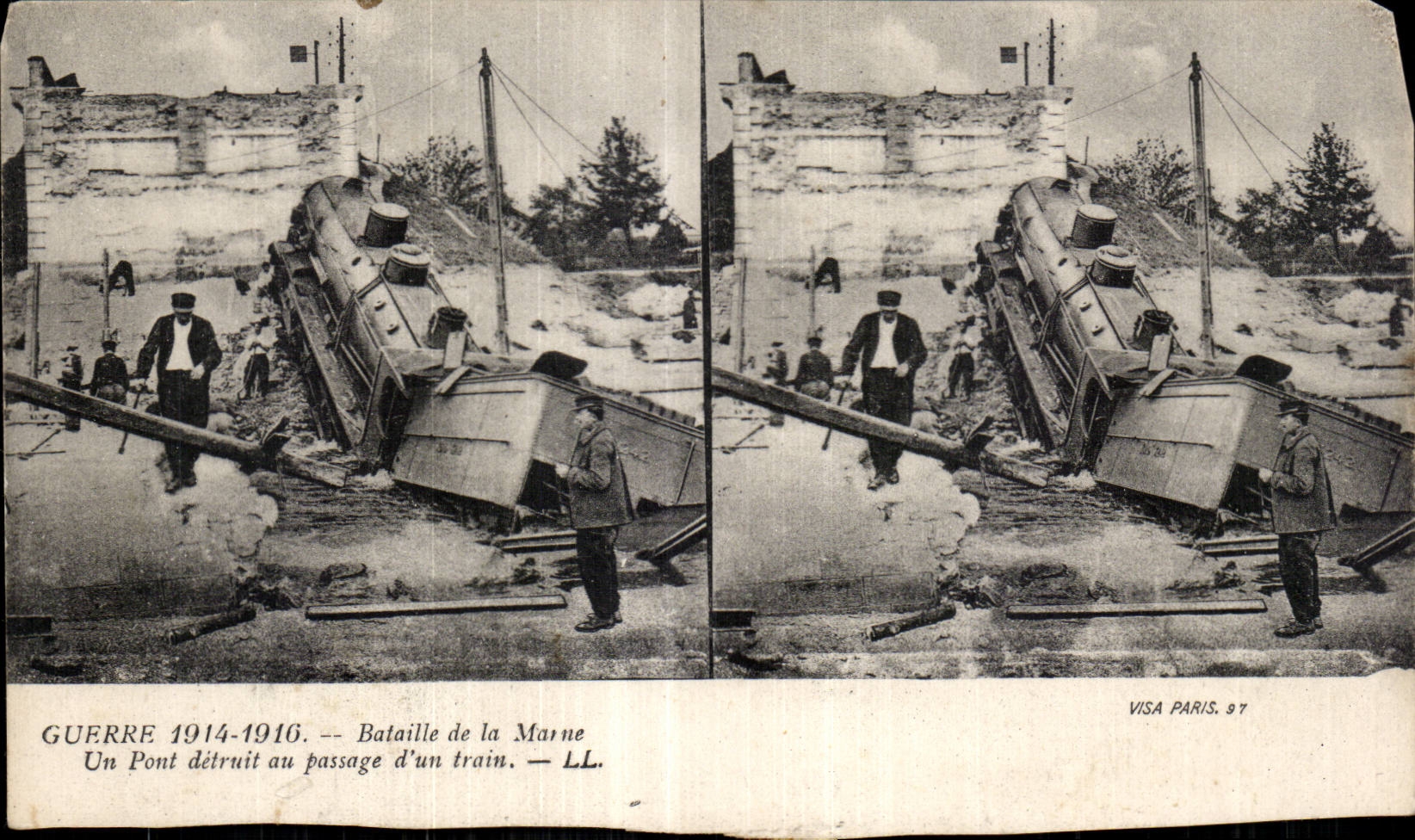 Stereokarte - Krieg 1914 1916 - Schlacht an der Marne - Eine zerstörte Brücke beim Durchgang eines Zuges - Antike Ansichtskarte