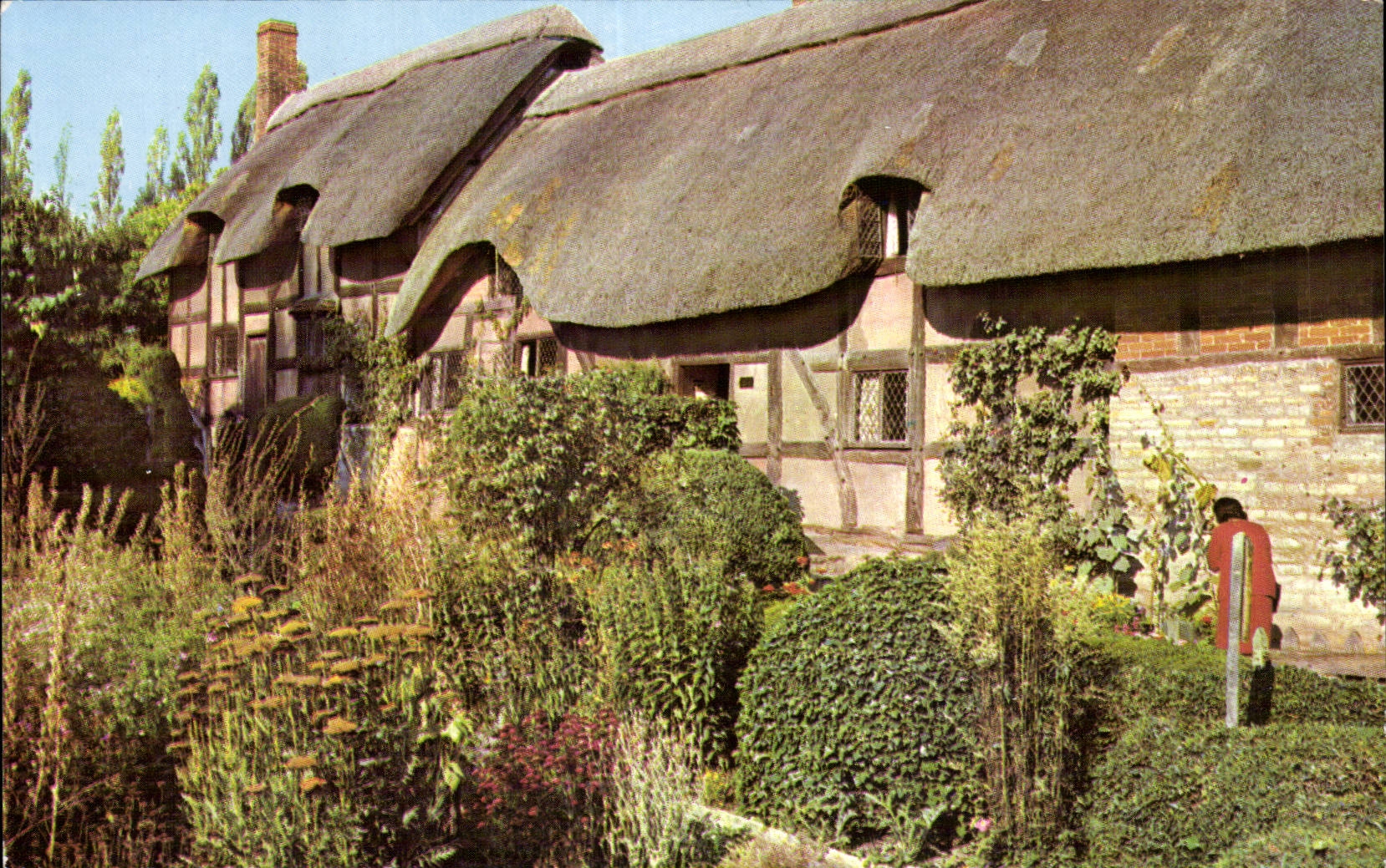 CPA Anne Hathaway s Cottage Shottery Stratford Upon Avon this world famous building with its lovely garden and Orchard