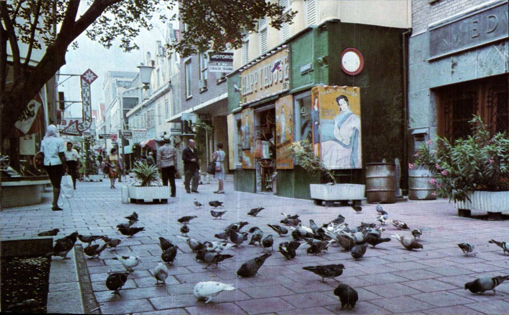 CPA De Ruyterplein at one entrance to Heerenstraat Main Shopping promenade