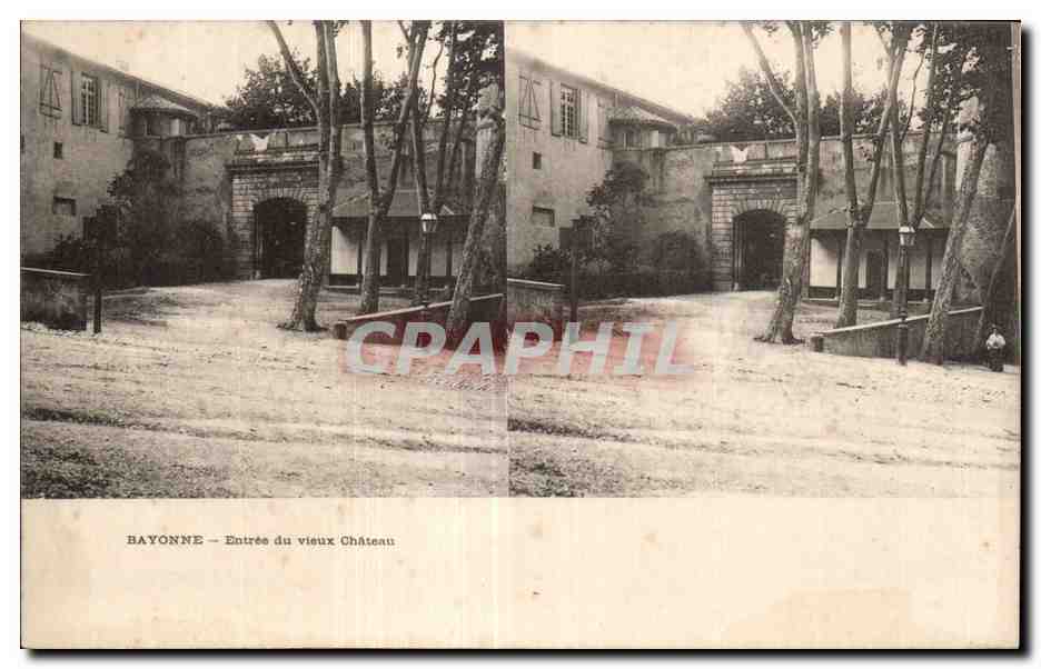 Carte Stereoscopique - Bayonne - Entree de Vieux Chateau - CPA 