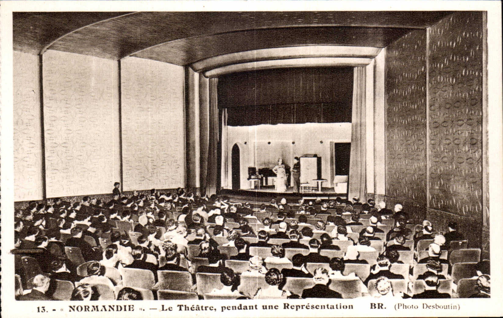 Théâtre Normandie — Représentation — Photo Desboutin