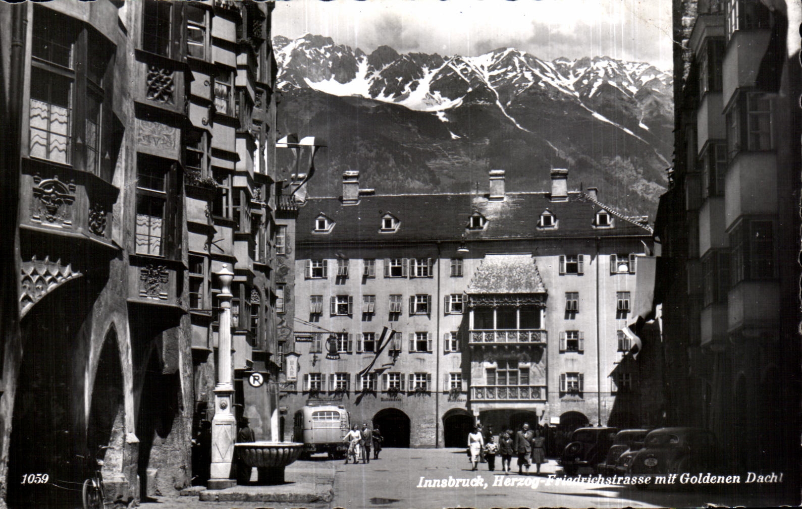 CPA Innsbruck Herzog Feiedrichstrasse Mit Goldenen Dach