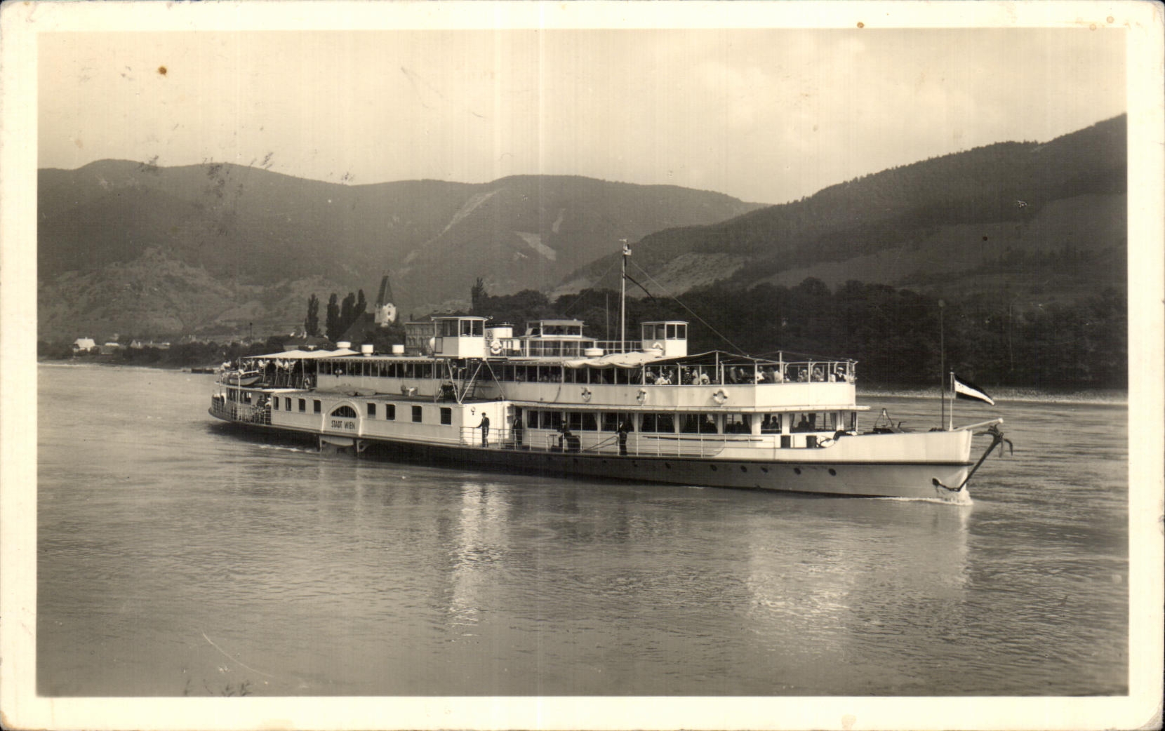 CPA Ernste Donau Dampfschiffahrts Motoroschiff Stadt Wien 