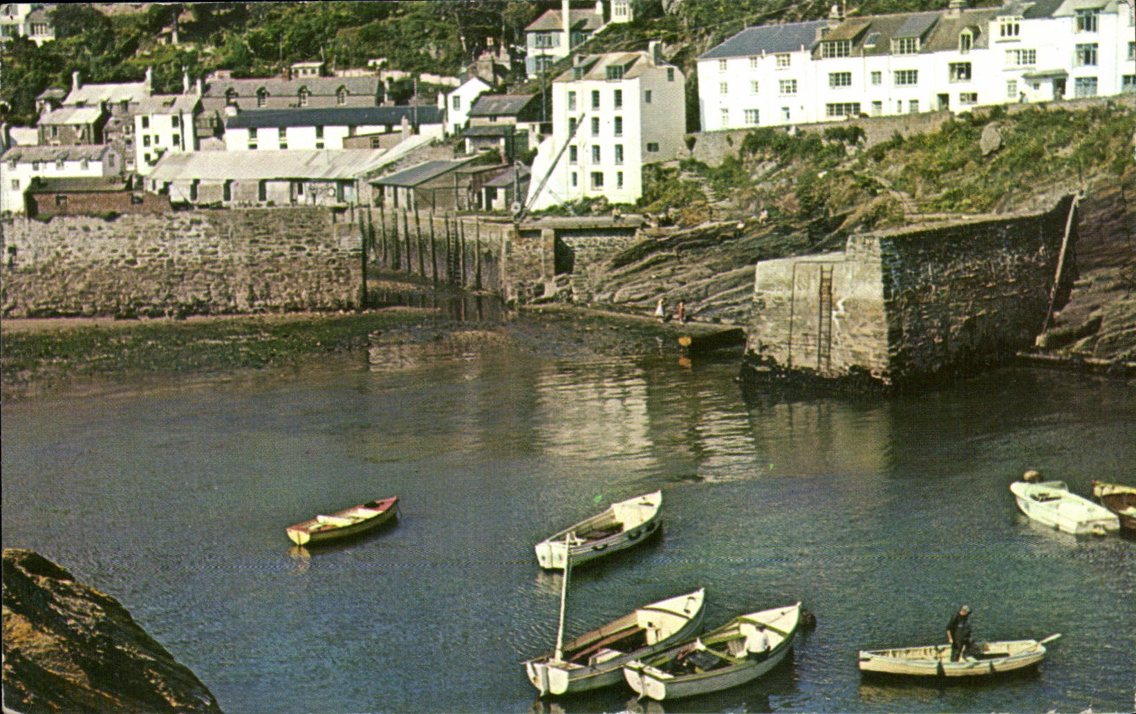 CPA Outer Harbour Polperro Poiperro a Picturesque fishing resart located by road