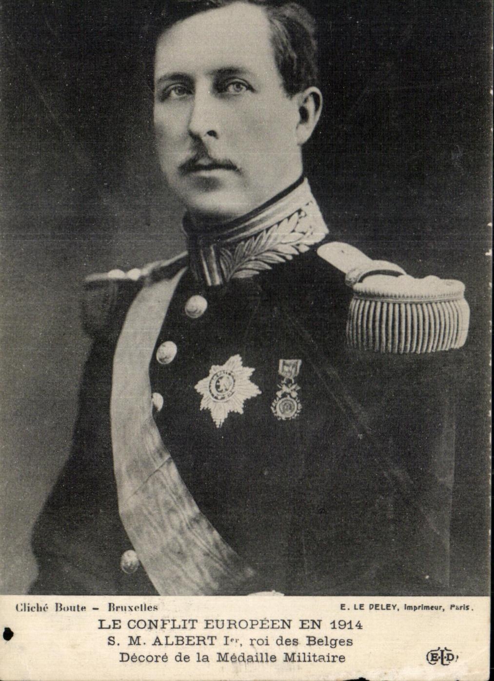 CPA Le Conflit Europeen En Decore de la Medaille Le roi Albert 1er roi des belges Militaria 