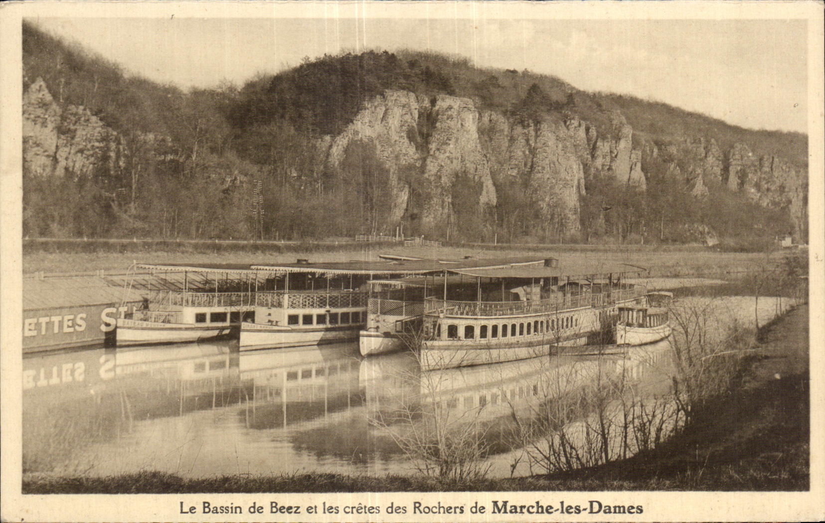 CPA Marche Les Dames Rochers des Beez Et Les La Bassin