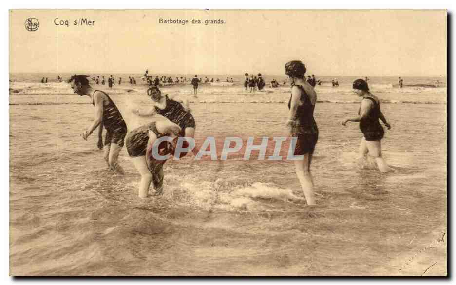 CPA Coq Mer Barbotage des grands Femmes 