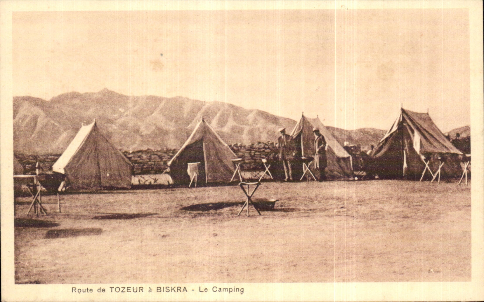 CPA Algerie Route de Tozeur a Biskra Le Camping