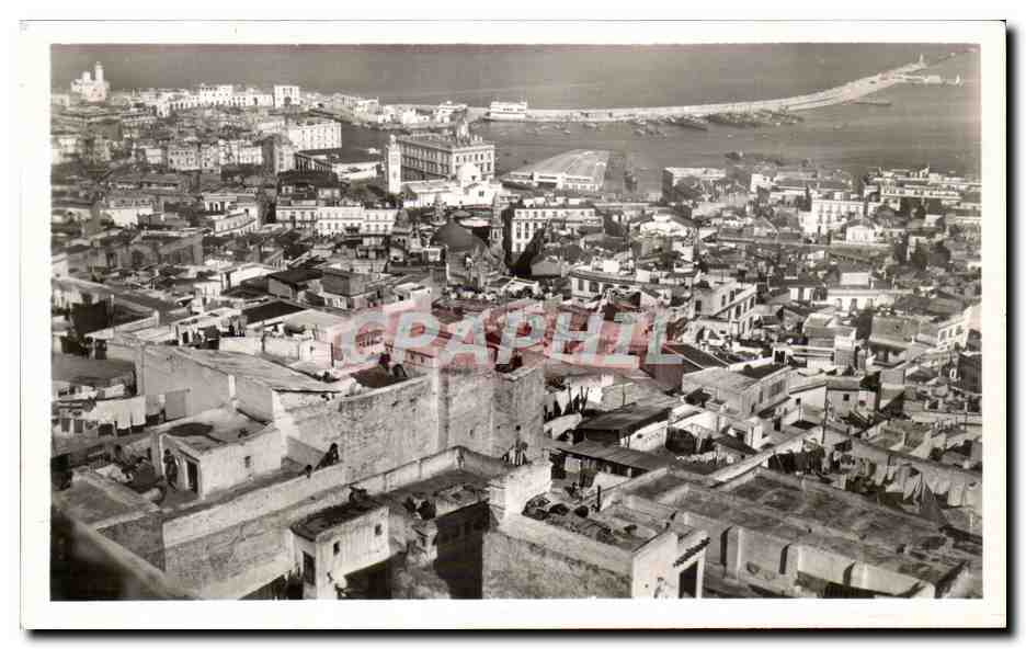 Vue aérienne de la ville côtière — éditeur Graphill, n° de série non visible