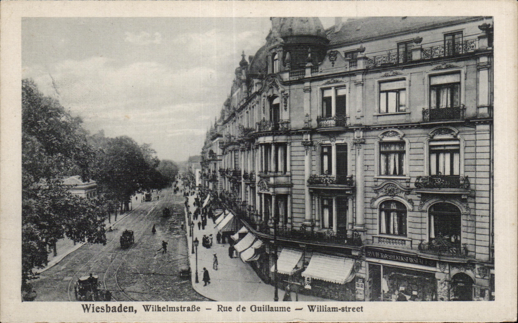 Wiesbaden, Wilhelmstraße — Rue de Guillaume — William-street — Éditeur van den Boogaart, n° 6156