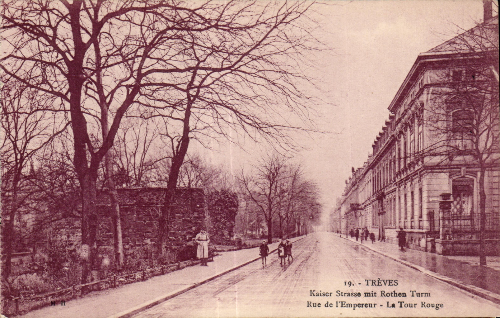 CPA Treves Kaiser Strasse mit Rothen Turm Rue de I Empereur La Tour Rouge