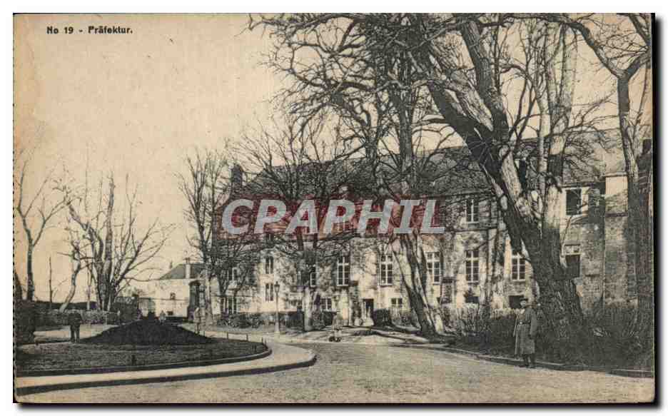 Präfektur — bâtiment administratif sous arbres nus — éditeur inconnu, n° 19