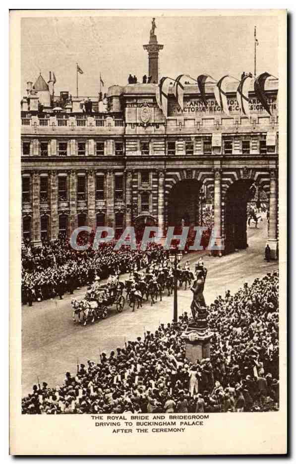 CPA The Royal bride and bridegroom driving to Buckingham palace after the ceremony London 