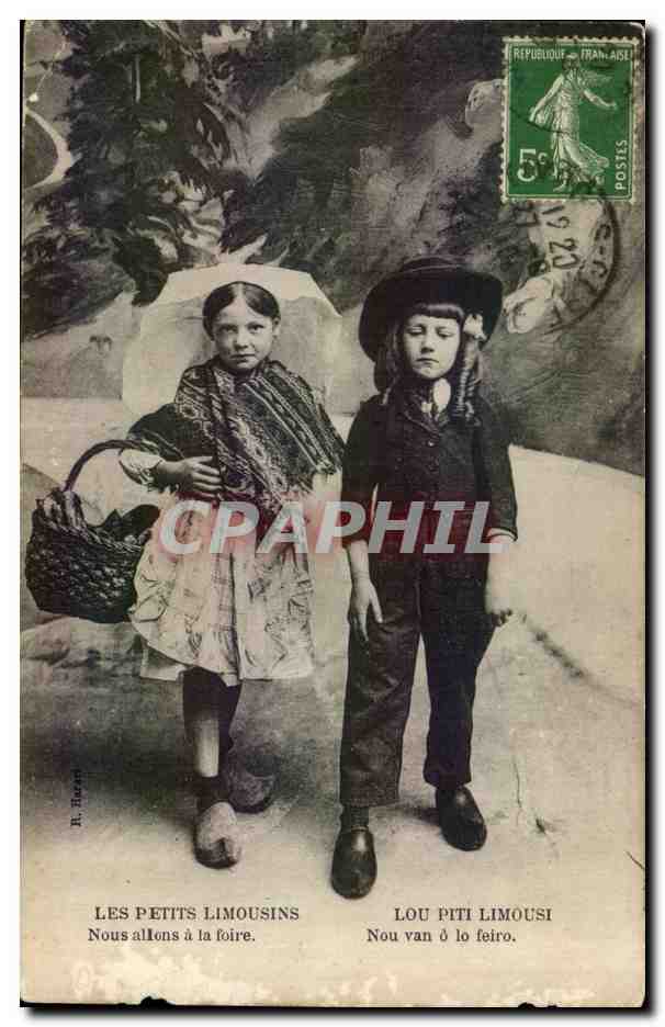 CPA Les Petits Limousins Lou Piti Limousi Folklore Costume Enfants