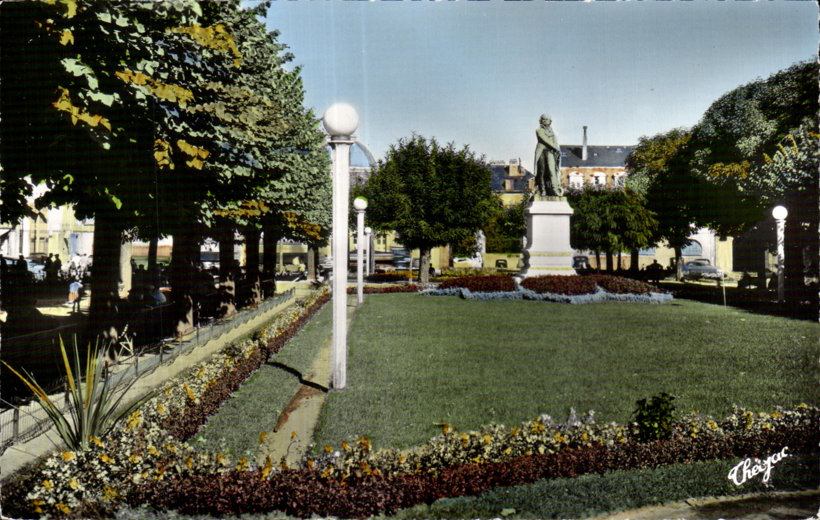 Limoges — Square et la Statue du Maréchal Jourdan (1762-1833) — Thézac