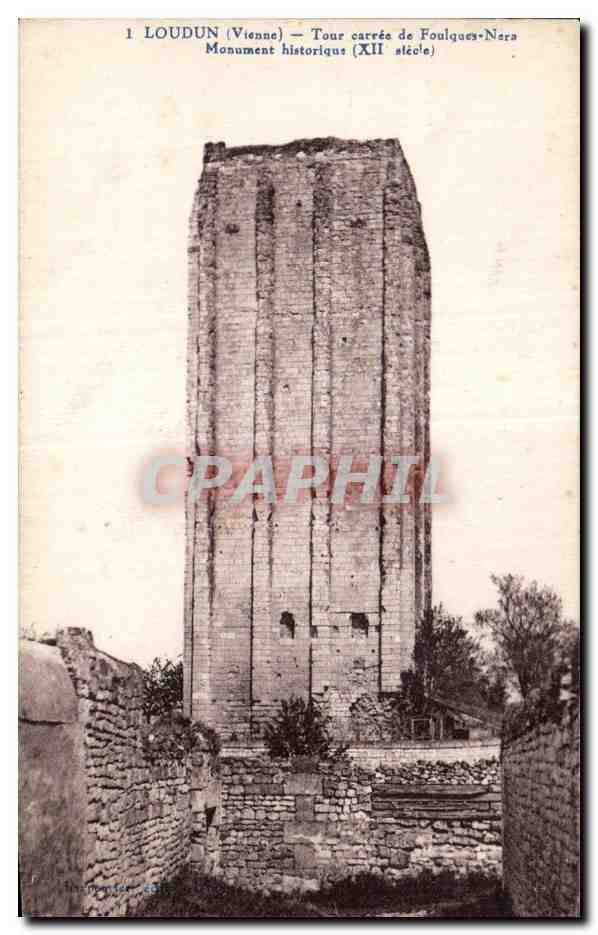 CPA Loudun (Vienne) Tour carree de Foulques Nera Monument historique