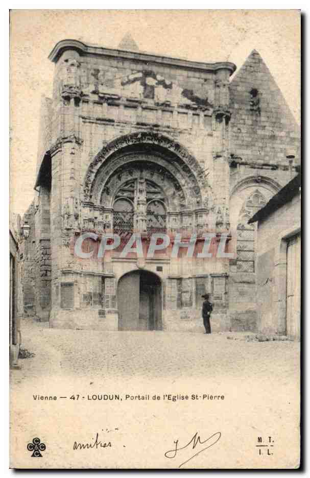 CPA Loudun (Vienne) Portail de I Eglise St Pierre
