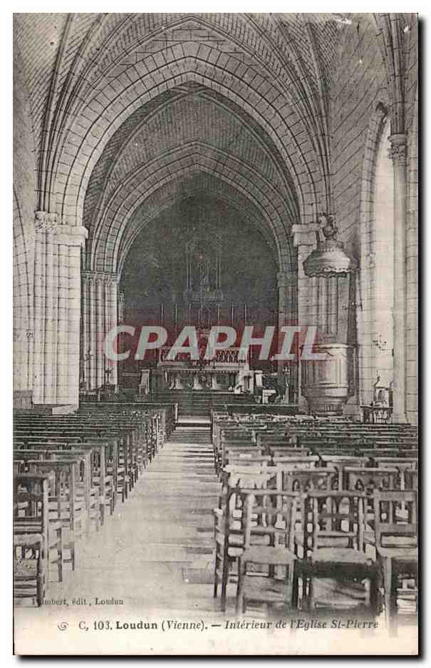 CPA Loudun (Vienne) Interieur de I Eglise St Pierre