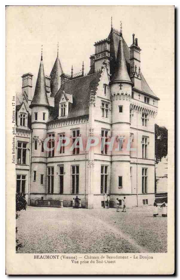 CPA Beaumont (Vienne) Chateau de Beaudiment Le Donjon Vue prise du Sud Onest