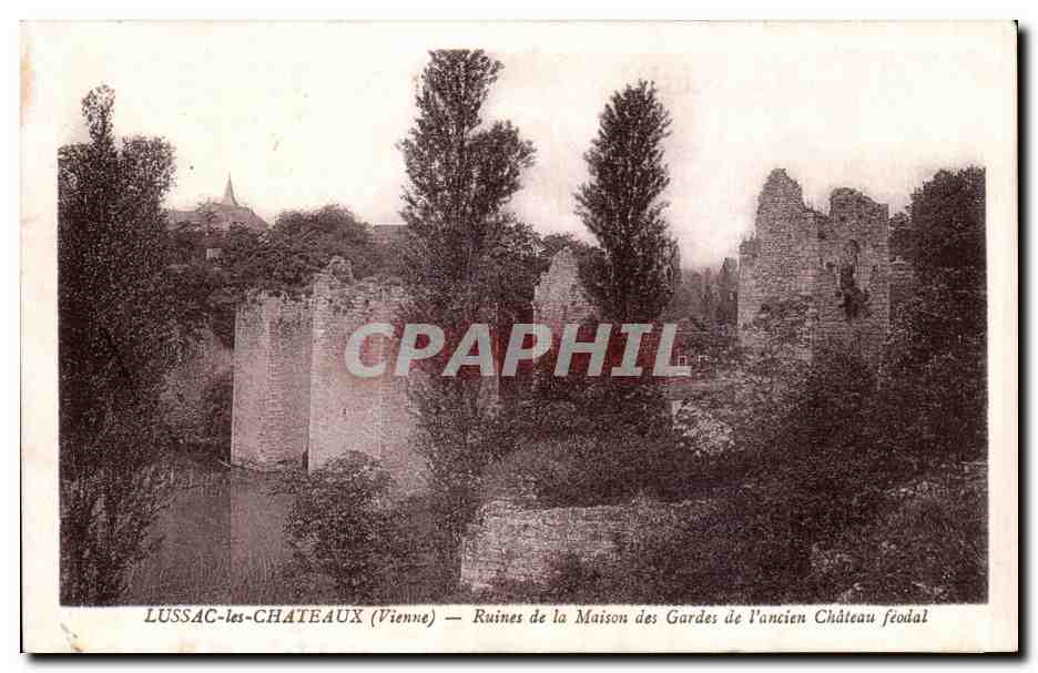 Lussac-les-Châteaux (Vienne) — Ruines de la Maison des Gardes de l'ancien Château féodal
