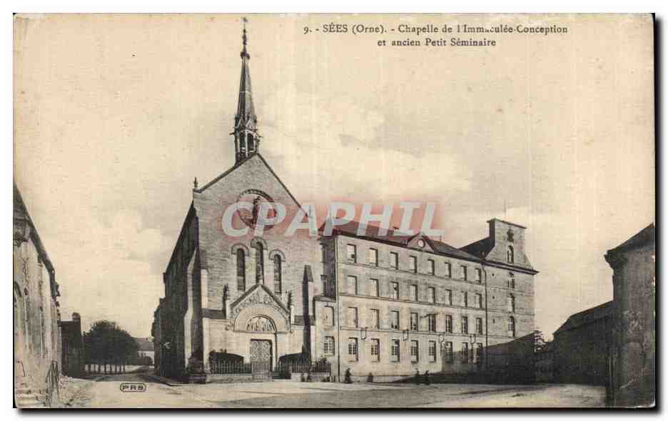 CPA SEES (Orne) - Chapelle de I Immaculee Conception et anecien Petit Seminaire