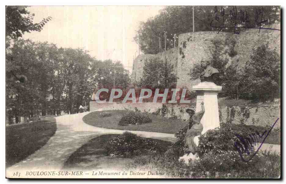 Boulogne-sur-Mer — Le Monument du Docteur Duchene et le Javan
