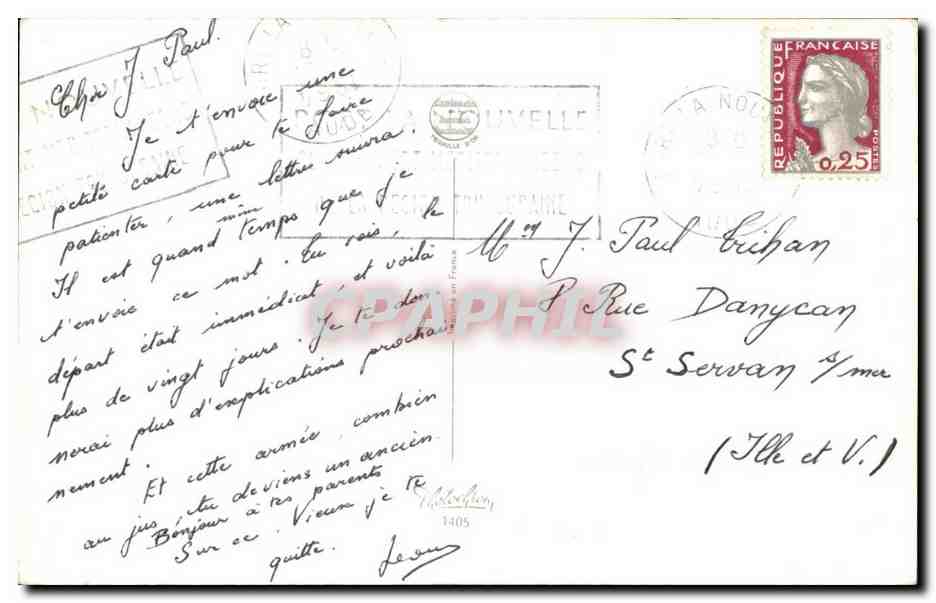 Femme en maillot rouge dégustant un dessert — chef souriant — éditeur Delice — Verso
