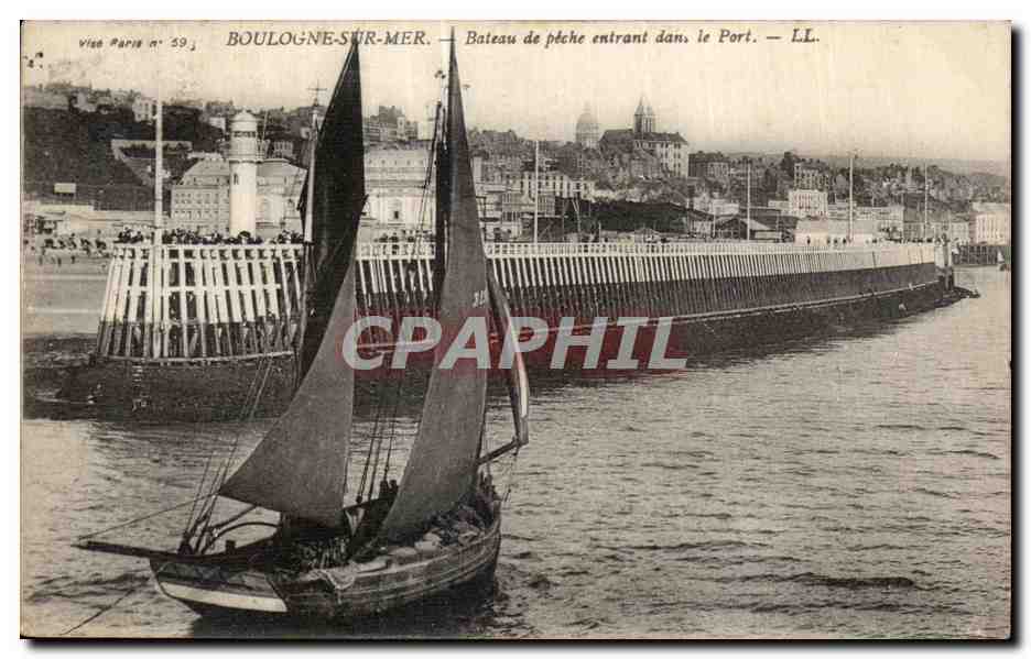 Boulogne-sur-Mer — Bateau de pêche entrant dans le Port — LL. — Vise Paris n° 59