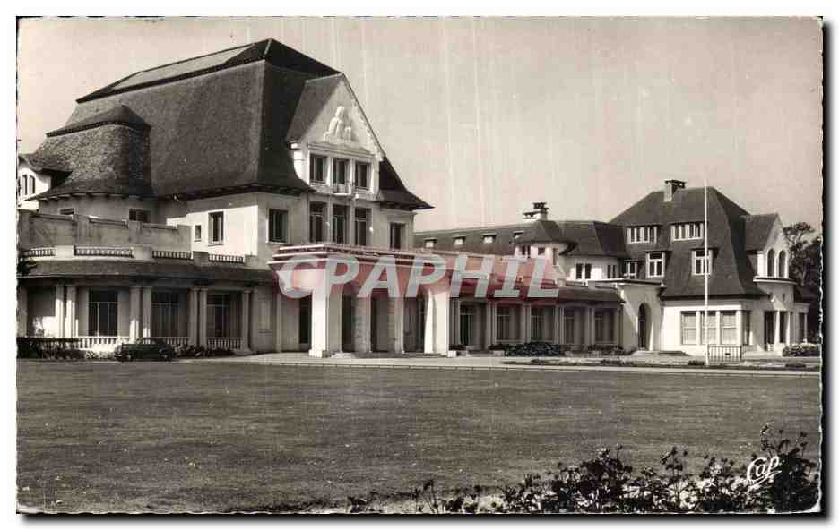 Luxury Hotel in the Countryside — Publisher CPAPHIL, series number not legible
