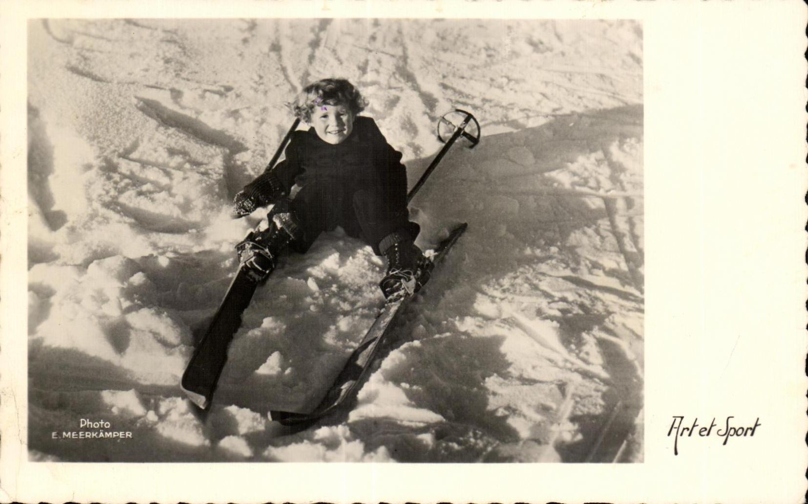 CPA Art et Spont Enfant Ski 