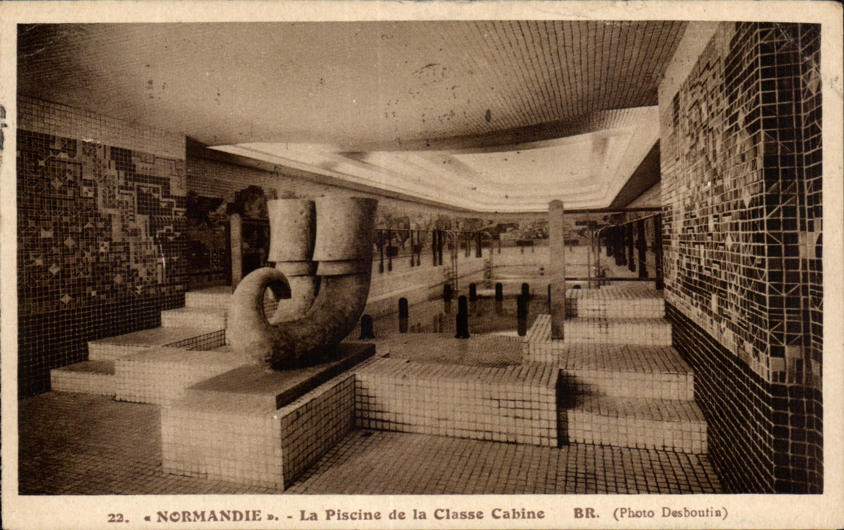 La Piscine de la Classe Cabine — Normandie — Photo Desboutin