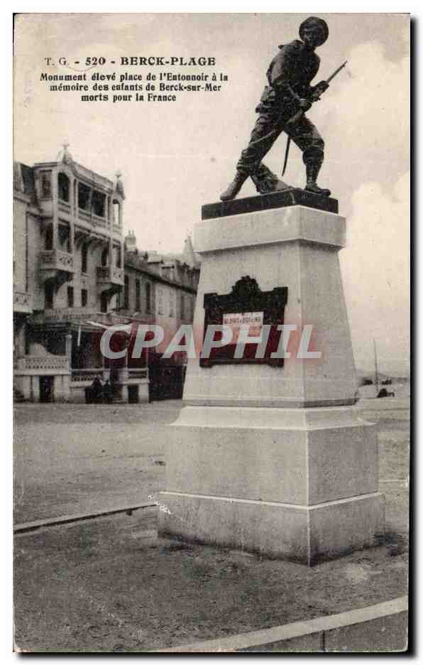 CPA BERCK-PLAGE - Monument eleve place de I Entonnoir a la memoire des enfants de Berck-Sur-Mer morts pour la France