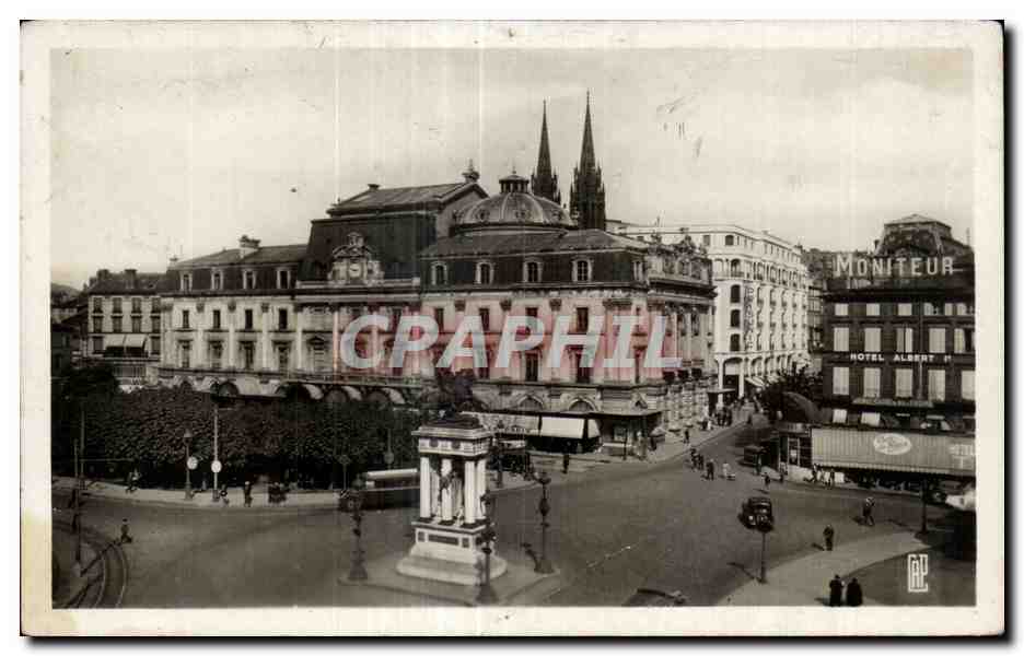 CPA Clermont-Ferrand Place de Jaude et le Theatre