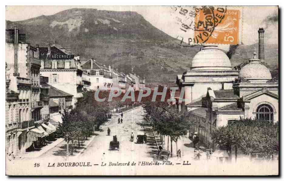 CPA LA BOURBOULE - Le Boulevard de I Hotel-de-Ville - LL 