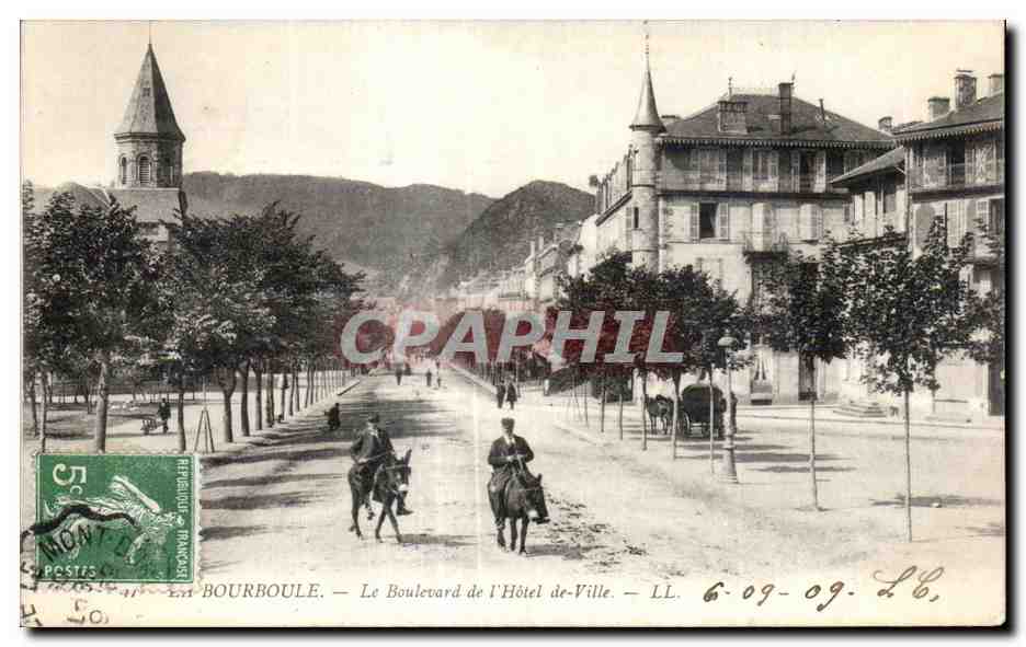 CPA LA BOURBOULE - Le Boulevard de I Hotel de-Ville ane Donkey 