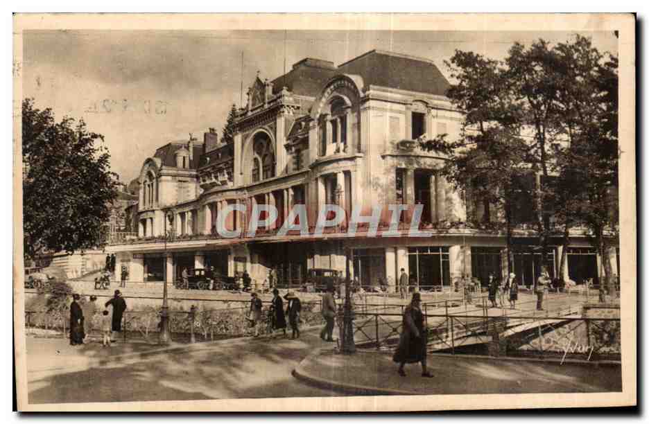 Hôtel de Ville de Rennes — vue de la place — éditeur CPAPHIL, n° de série non lisible