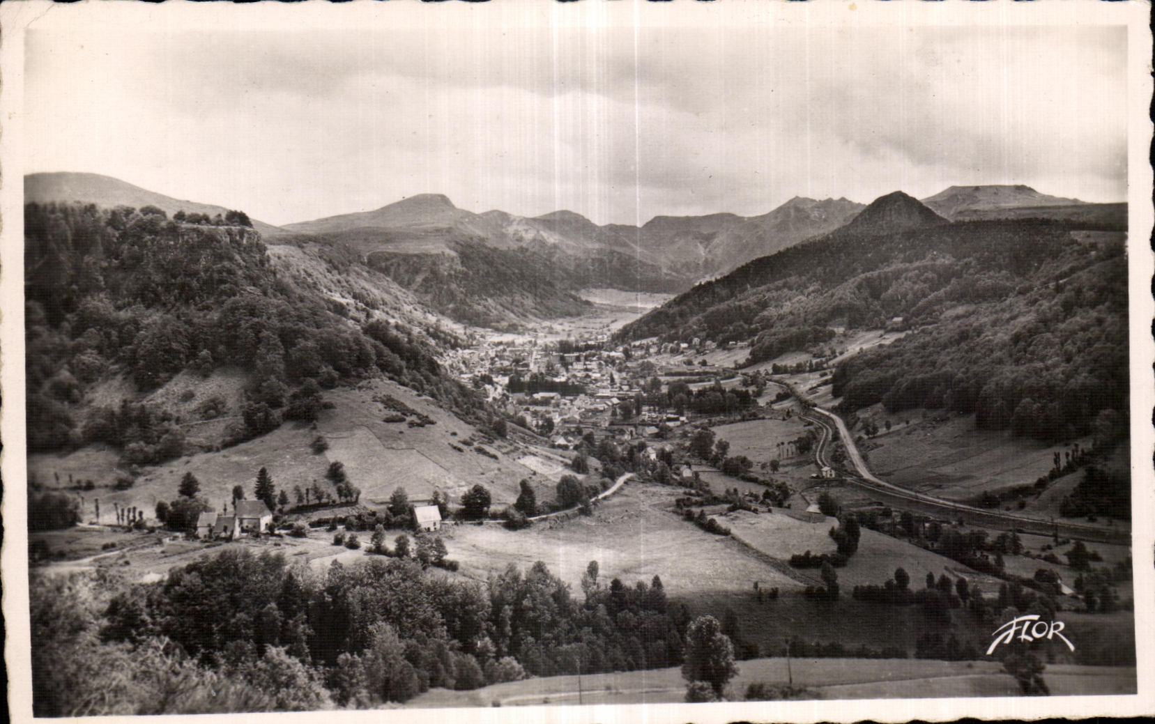CPSM Le Mont Dore Vue generale