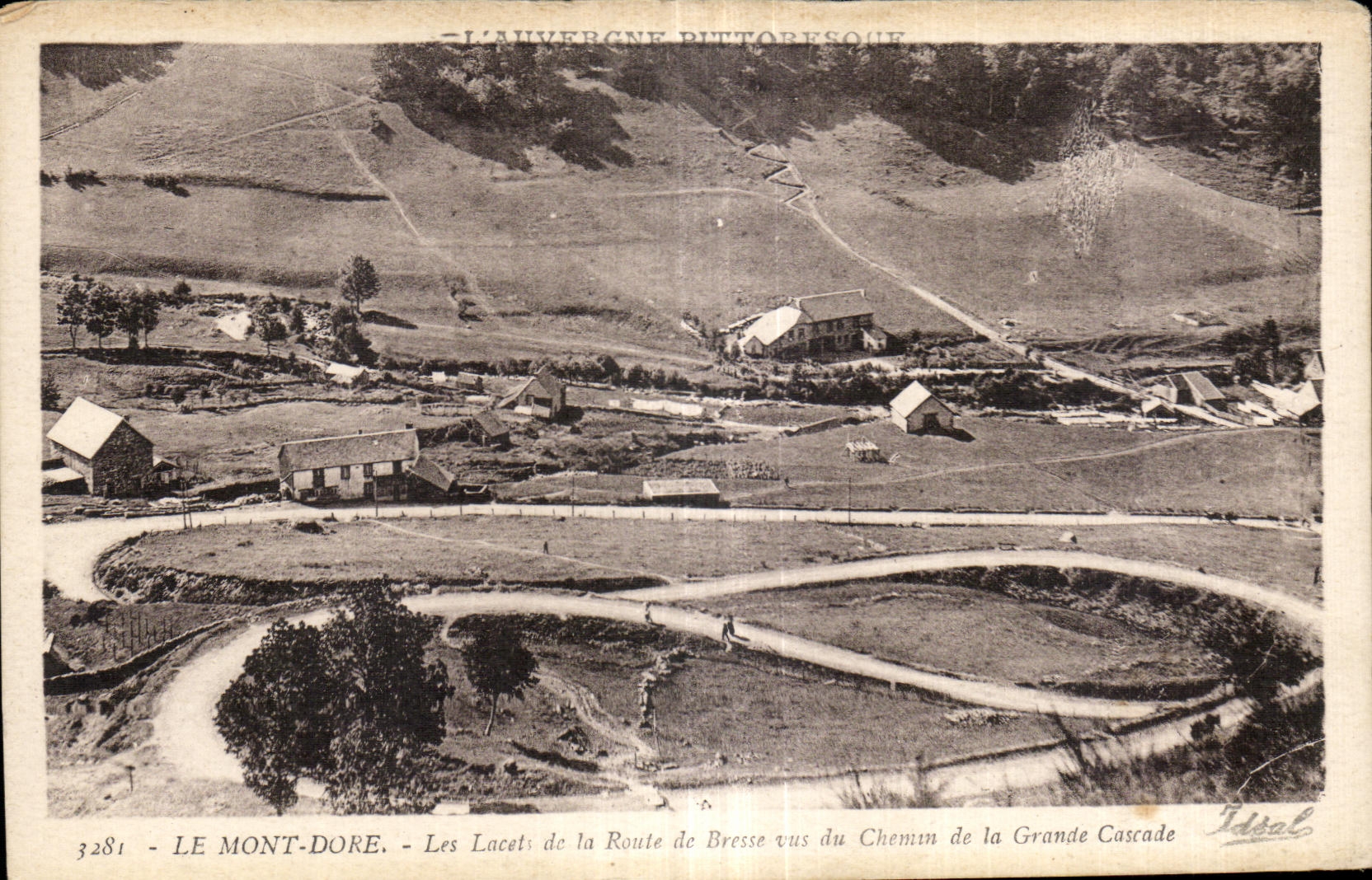 CPA Le Mont Dore Les lacets de la route de Bresse vus du chemin de la grande cascade