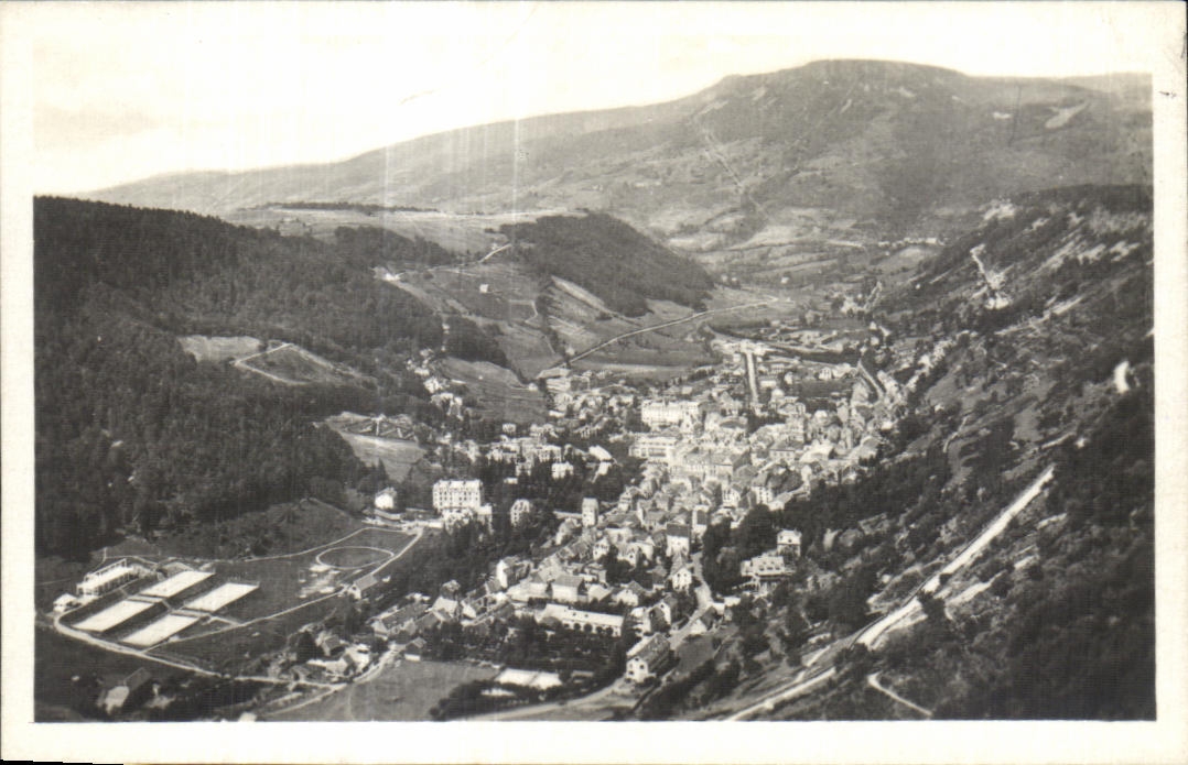 Village en vallée — vue aérienne — CPAPHIL