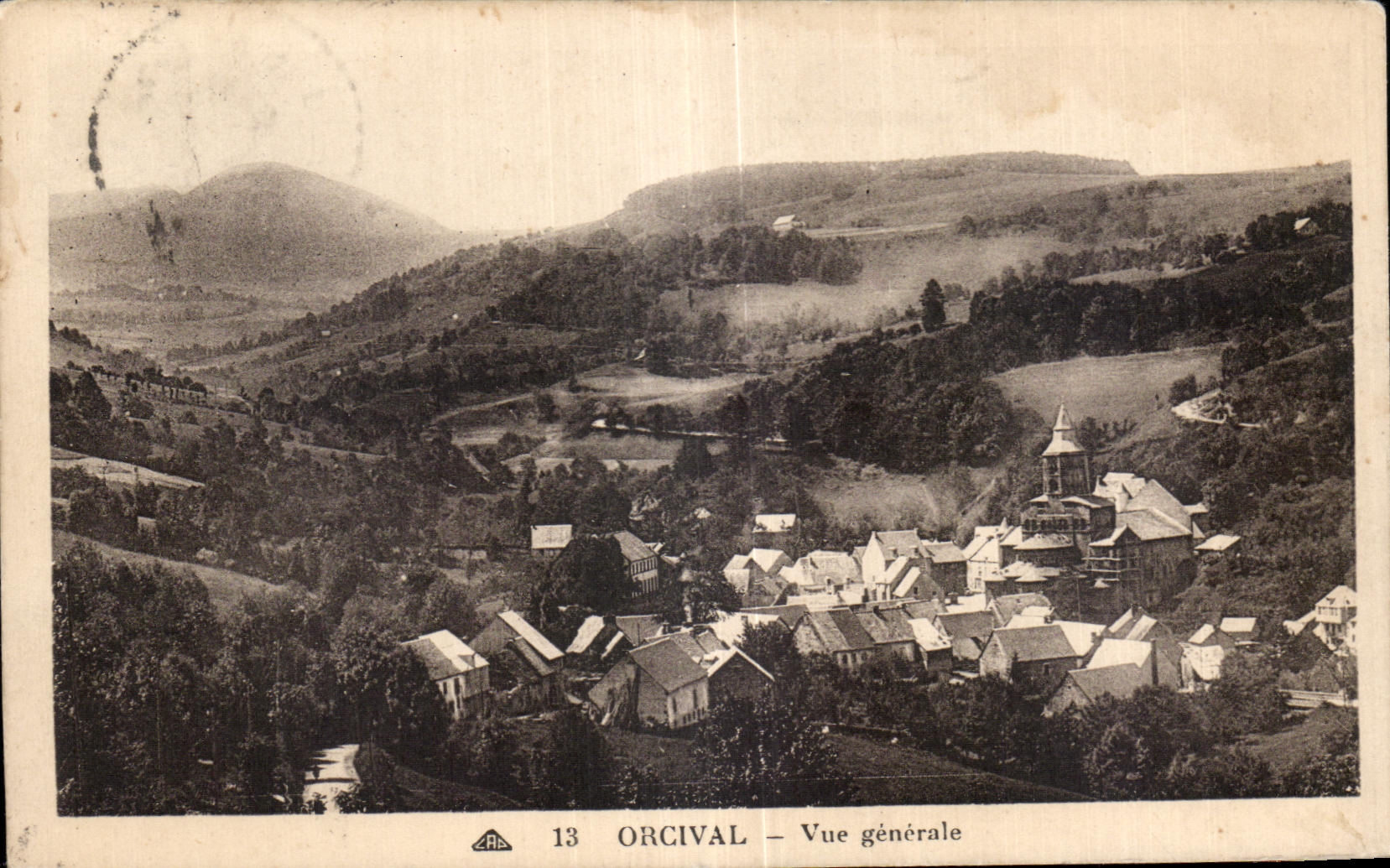 Orcival — Vue générale — Cliché des Arts Photographiques de Strasbourg
