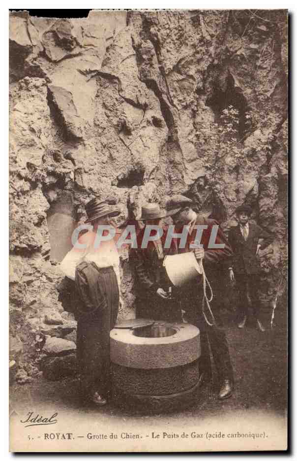 CPA Royat Grotte du chien Le Puits de Gaz (acide carbonique)