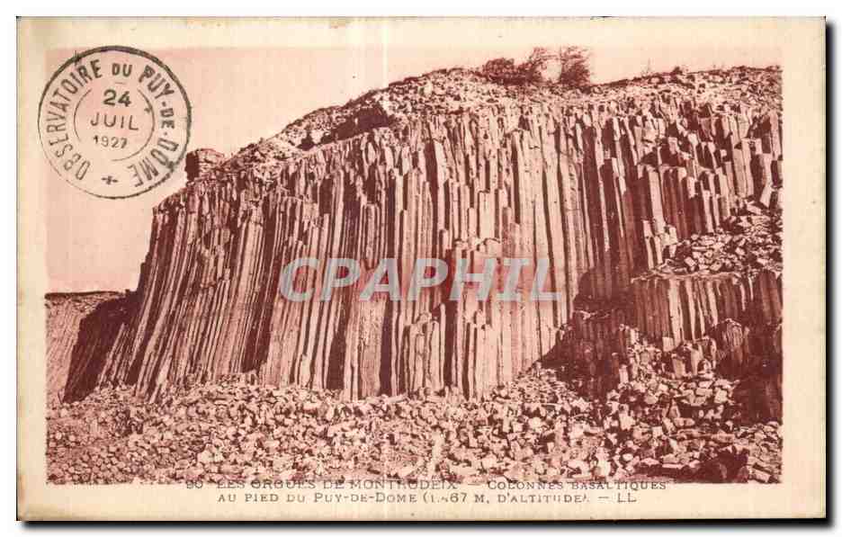 Les Gorges de Montrougeix — Colonnes basaltiques au pied du Puy-de-Dôme (1.487 m d'altitude) — LL