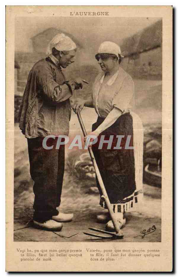 CPA L Auvergne Folklore Costume