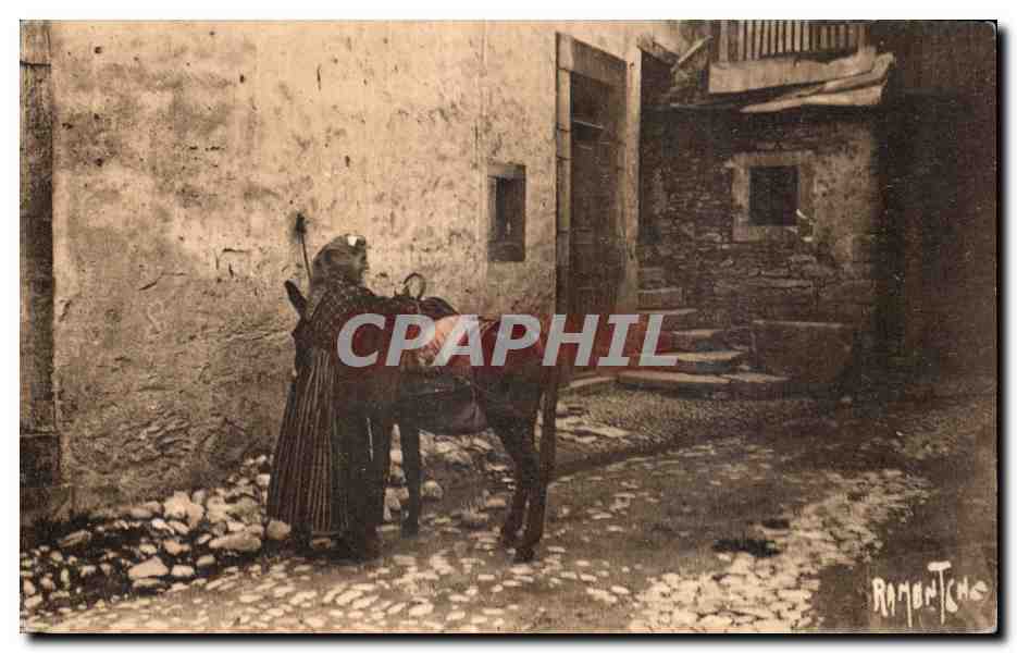 Femme et âne dans une ruelle — Ramontcho