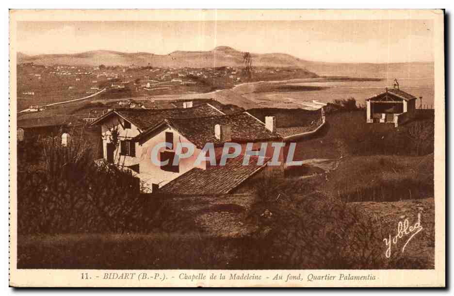 CPA Bidart (B P ) Chapelle de la Madeleine Au fond Quartier Palamentia
